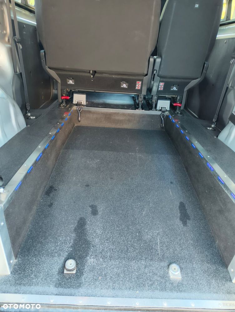 Peugeot Traveller L1 2.0 EAT6 Business - 17