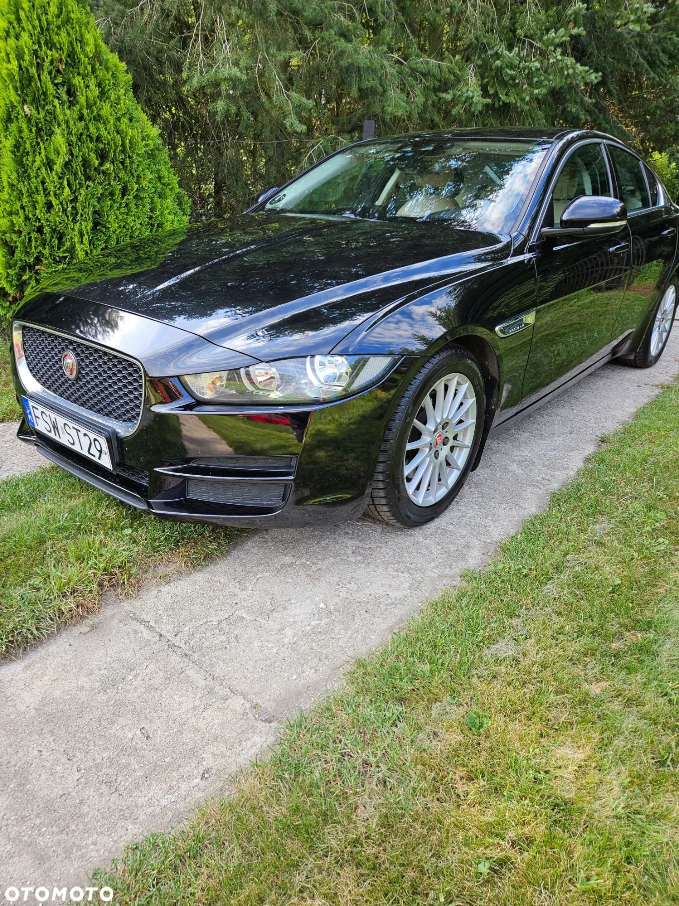 Jaguar XE 2.0 D Prestige - 1