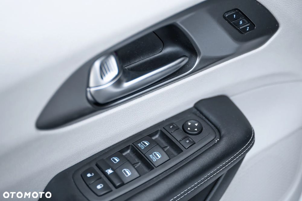 Chrysler Pacifica - 29