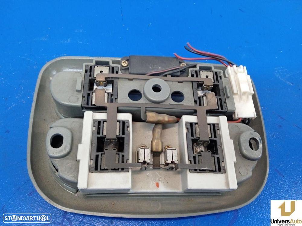 LUZ INTERIOR HYUNDAI H-1 / STAREX LIMUSINA 2002 -D4BH - 1