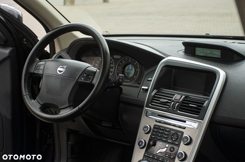 Volvo XC 60 D5 AWD Momentum - 34