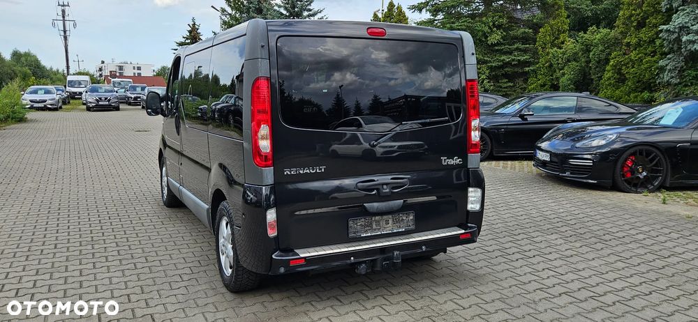 Renault Trafic 2.0 dCi 115 FAP Passenger Black Edition - 8