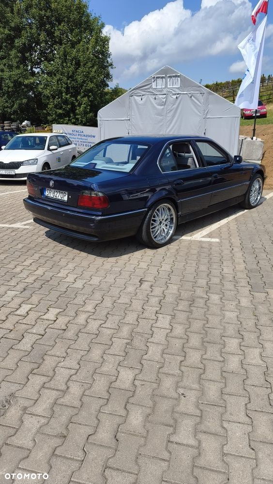 BMW Seria 7 - 2