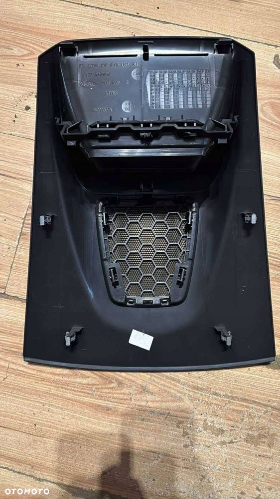 osłona/daszek wyświetlacza ford fiesta mk7 lift - 2