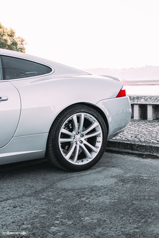 Jaguar XK 4.2 V8 - 10