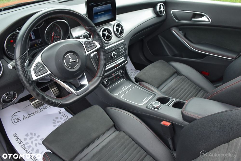 Mercedes-Benz CLA 220 4-Matic AMG Line - 19