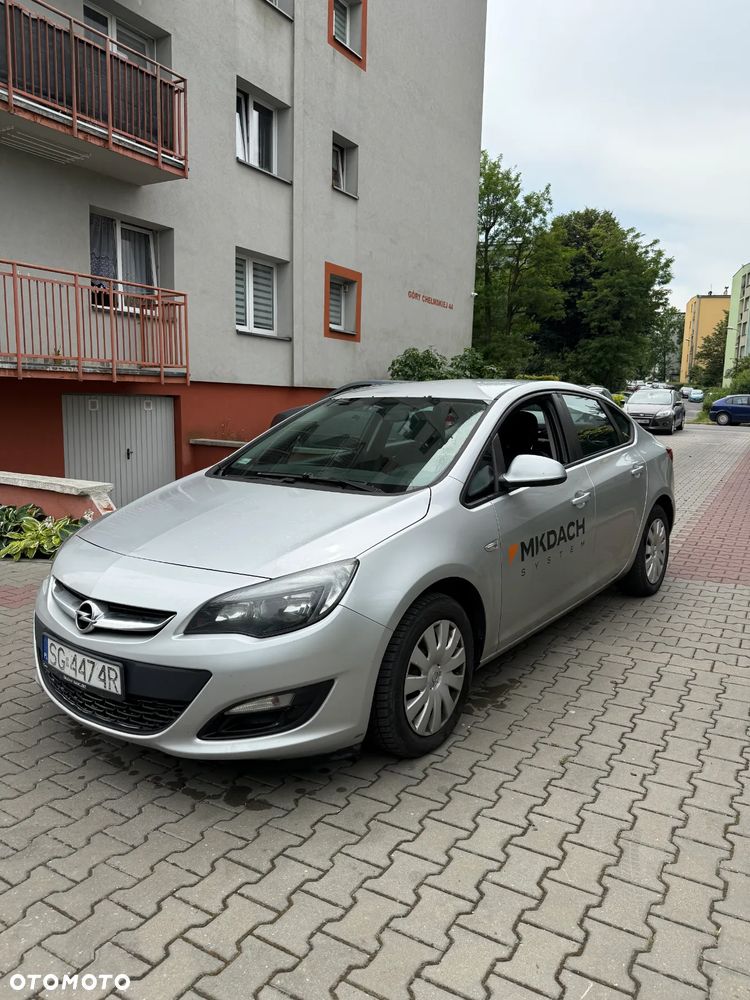 Opel Astra IV 1.4 T Essentia EU6 - 4
