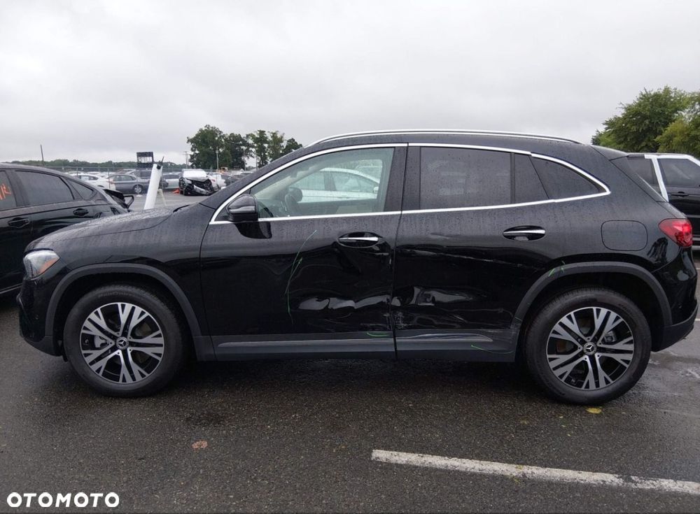 Mercedes-Benz GLA - 5
