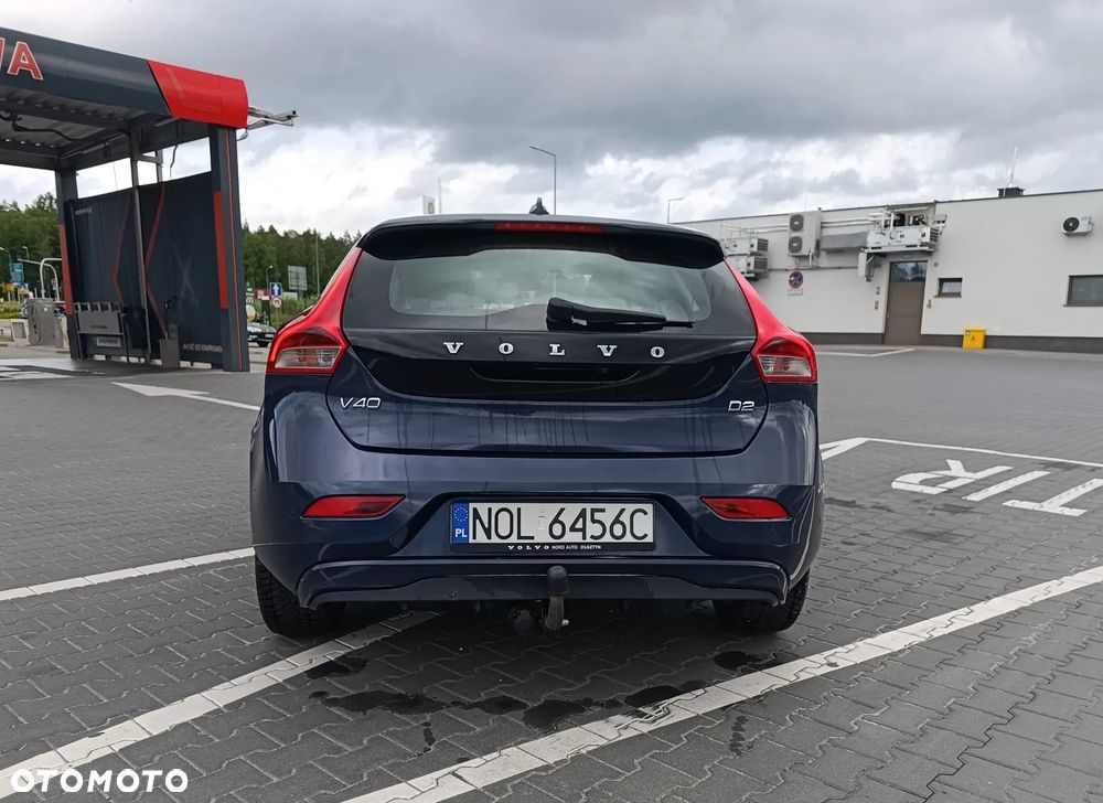 Volvo V40 D2 Momentum - 2