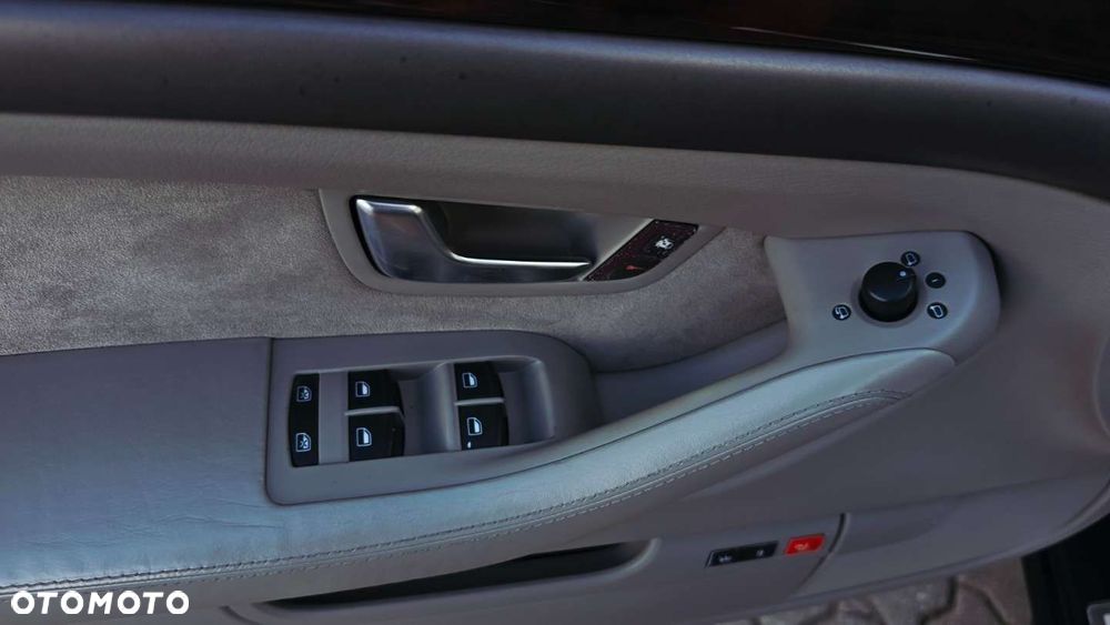 Audi A8 - 25