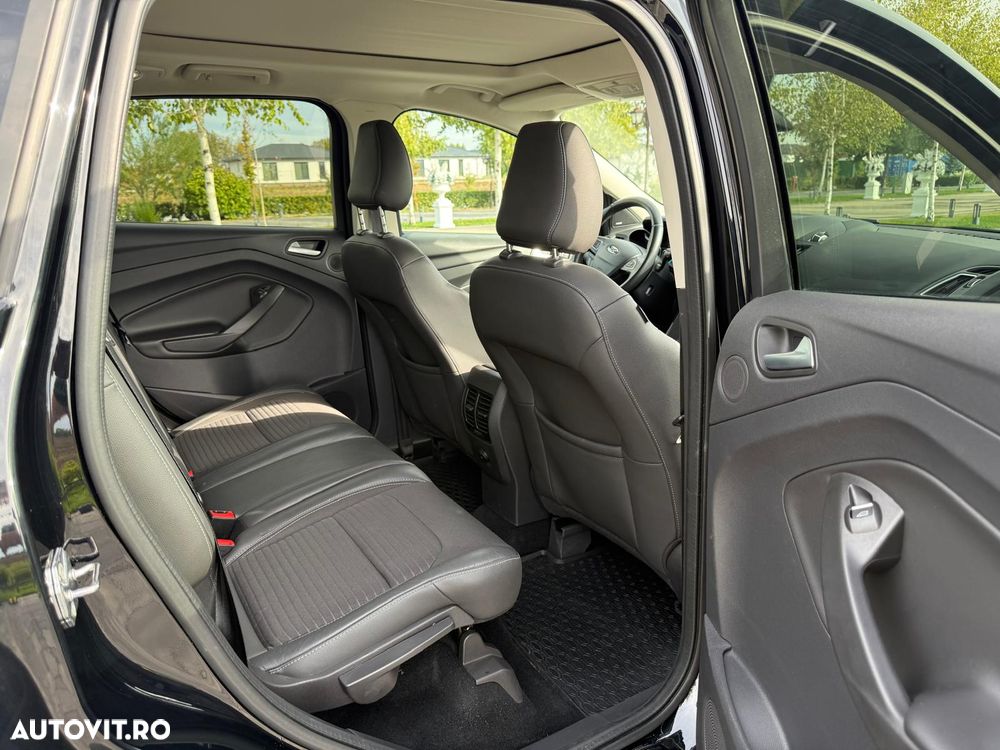 Ford Kuga - 29