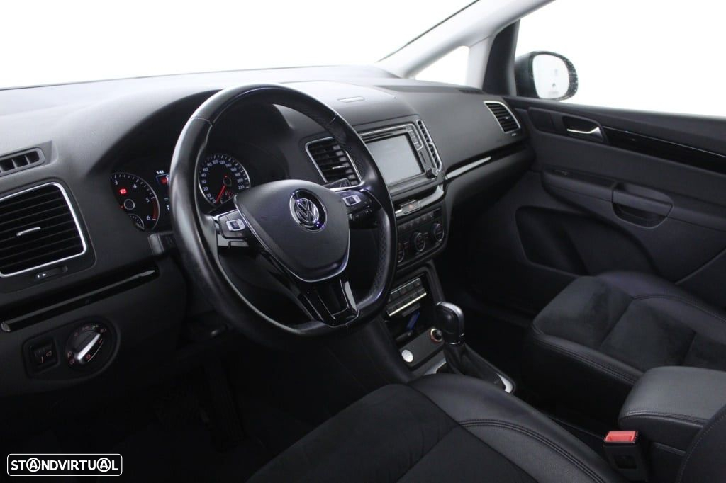 VW Sharan 2.0 TDI Blue Highline DSG - 22
