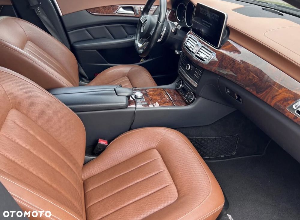 Mercedes-Benz CLS - 8