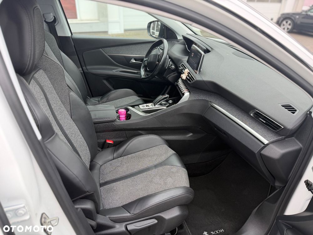 Peugeot 3008 1.2 PureTech Active S&S EAT6 - 12