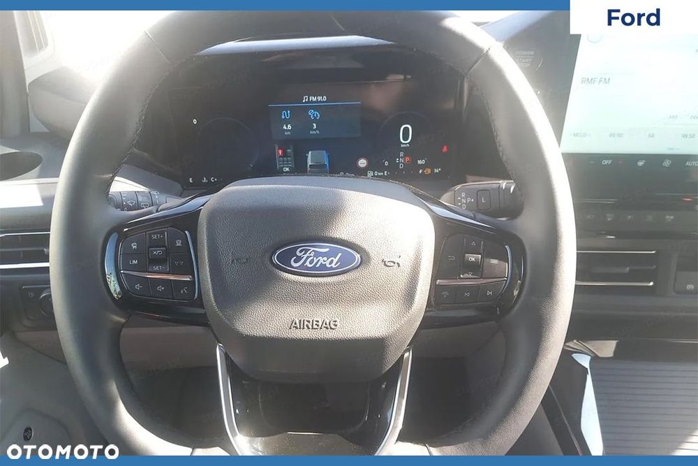 Ford Tourneo Custom - 8