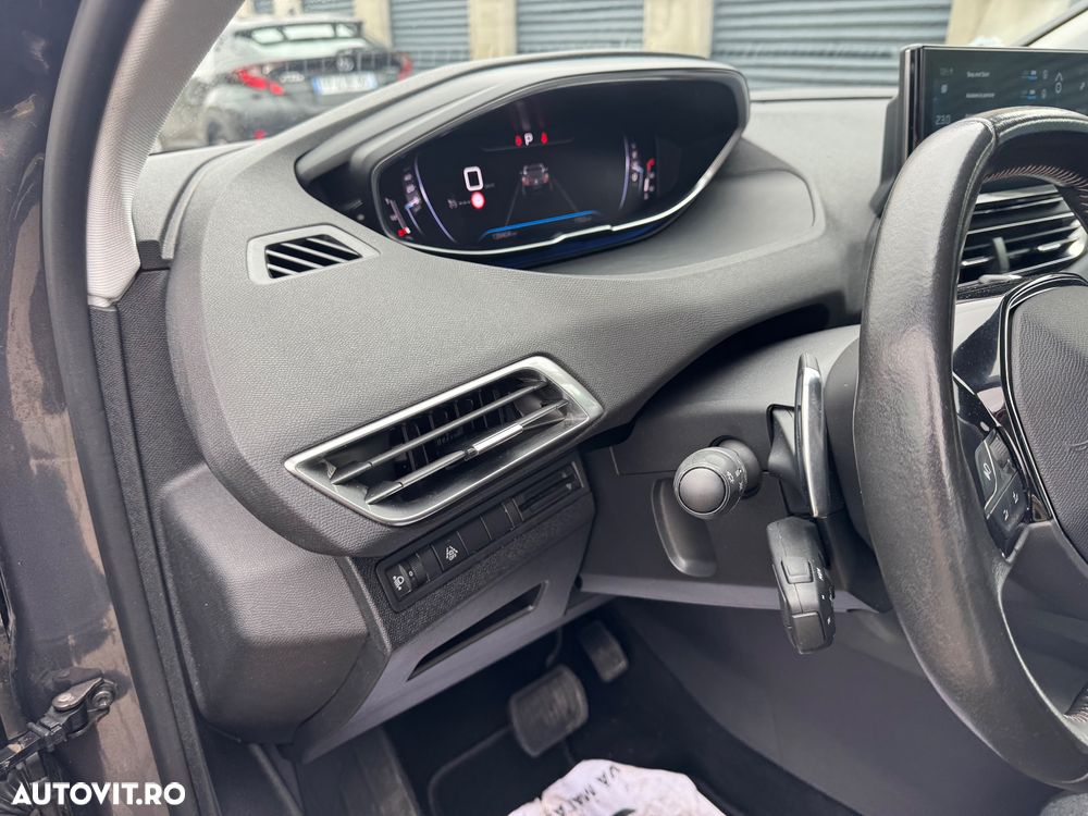Peugeot 3008 - 17