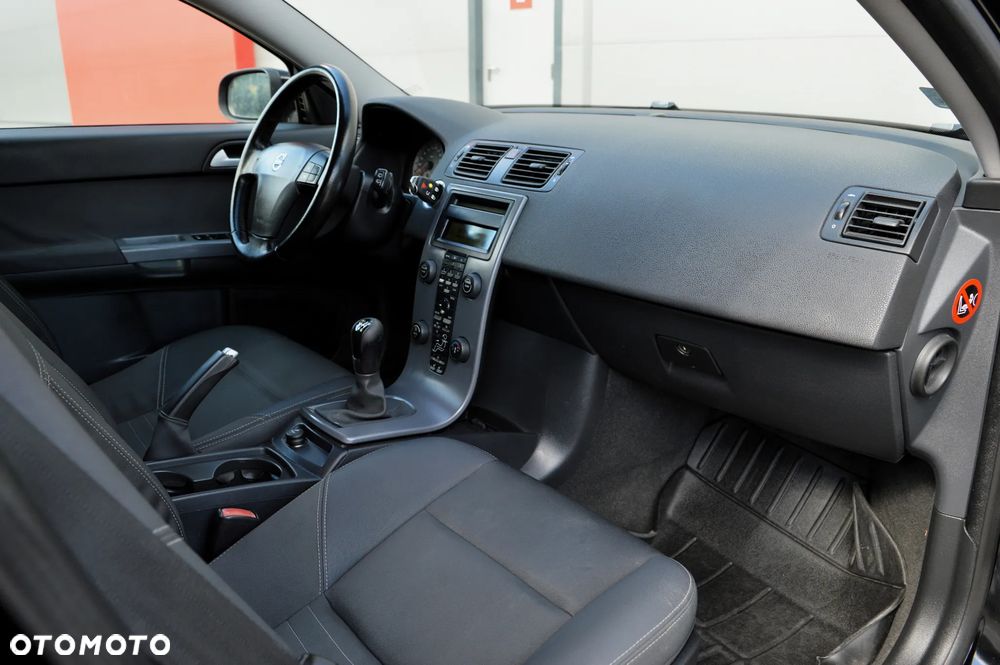 Volvo V50 2.0D Momentum - 10