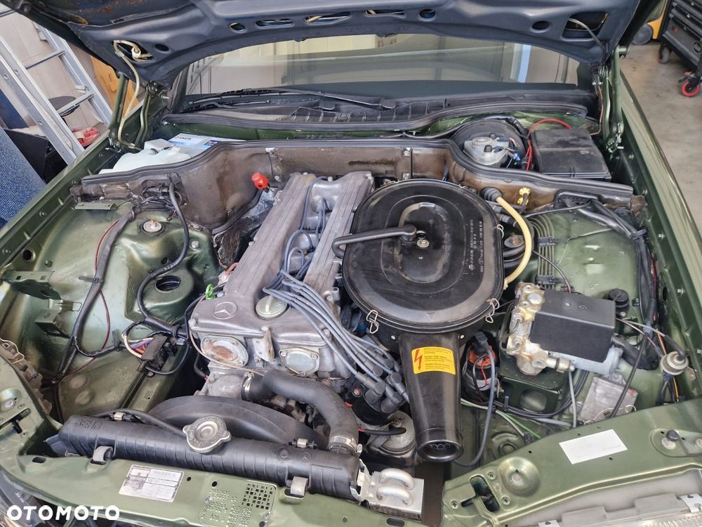 Mercedes-Benz 280 - 15