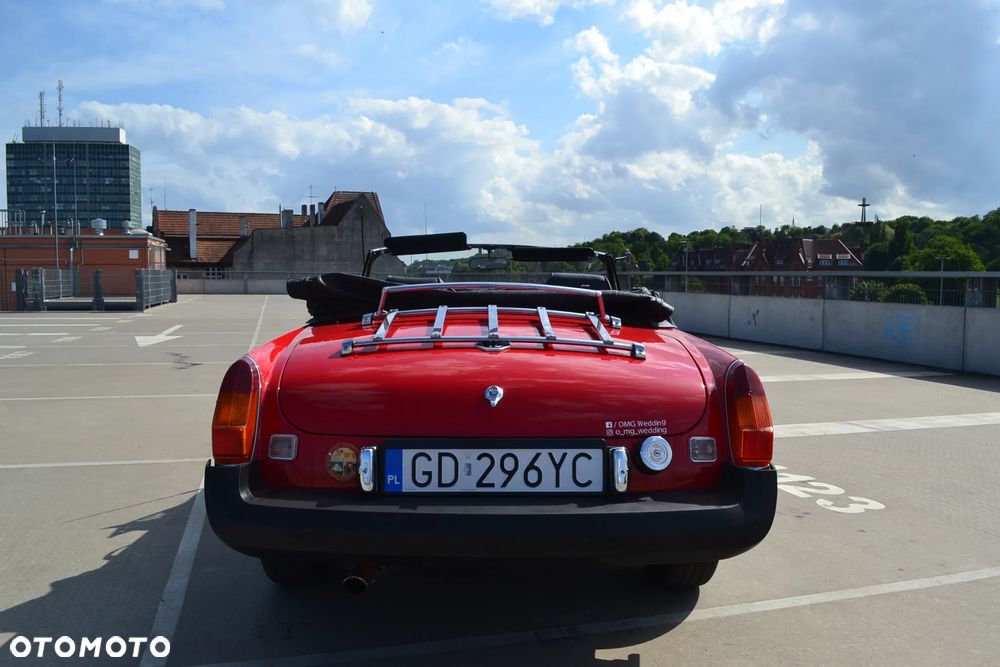 MG MGB - 16