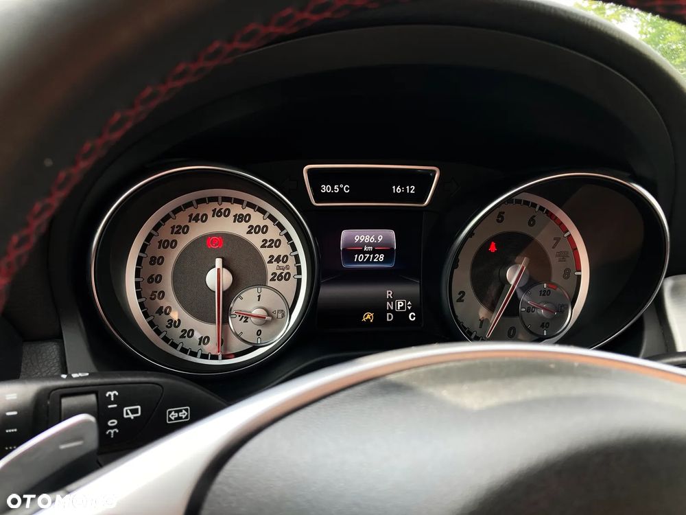 Mercedes-Benz GLA 250 7G-DCT AMG Line - 29