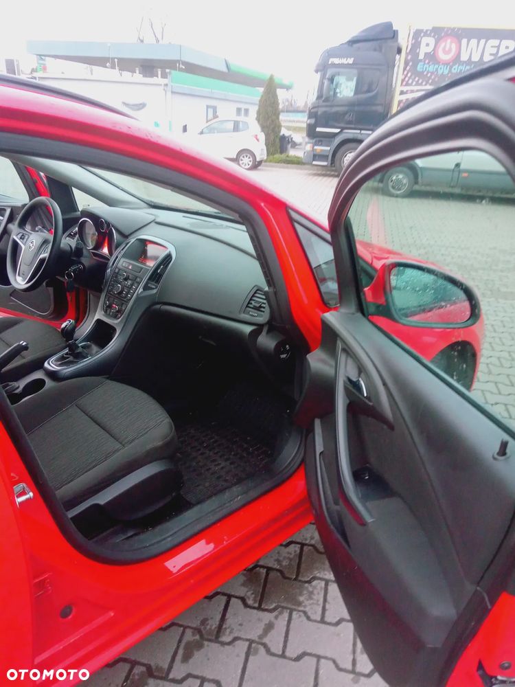 Opel Astra 1.6 Essentia - 9