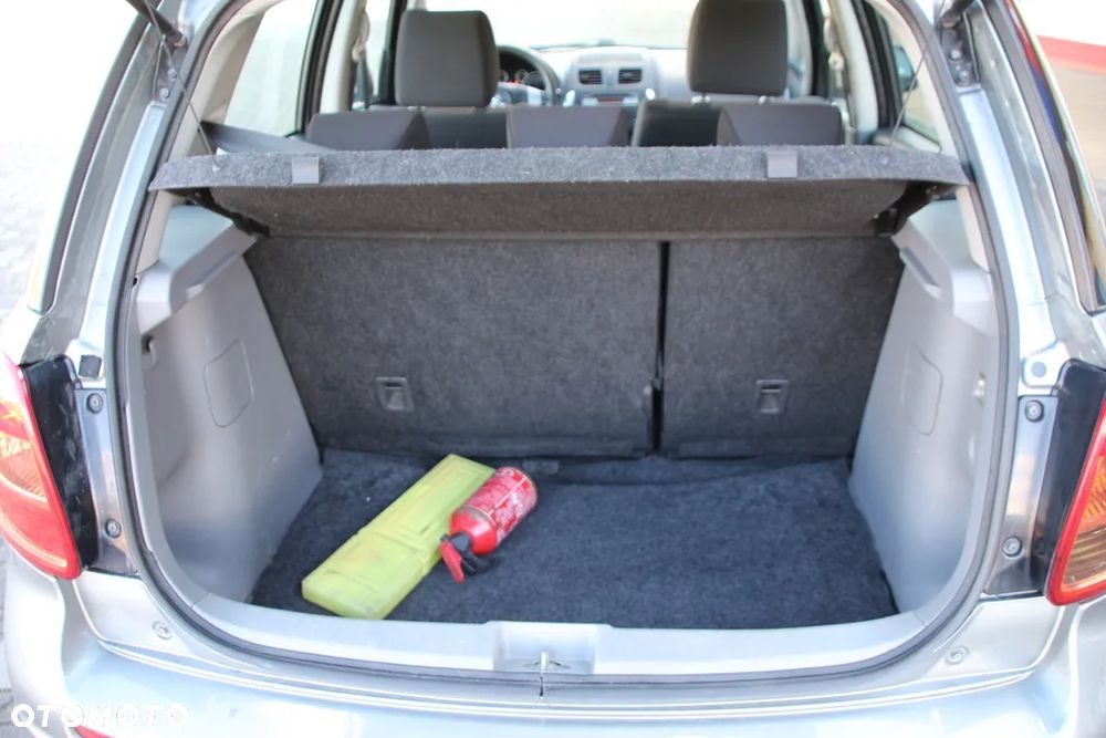 Suzuki SX4 2.0 DDiS Explore 4WD - 28