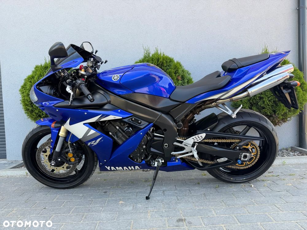Yamaha R1 - 5