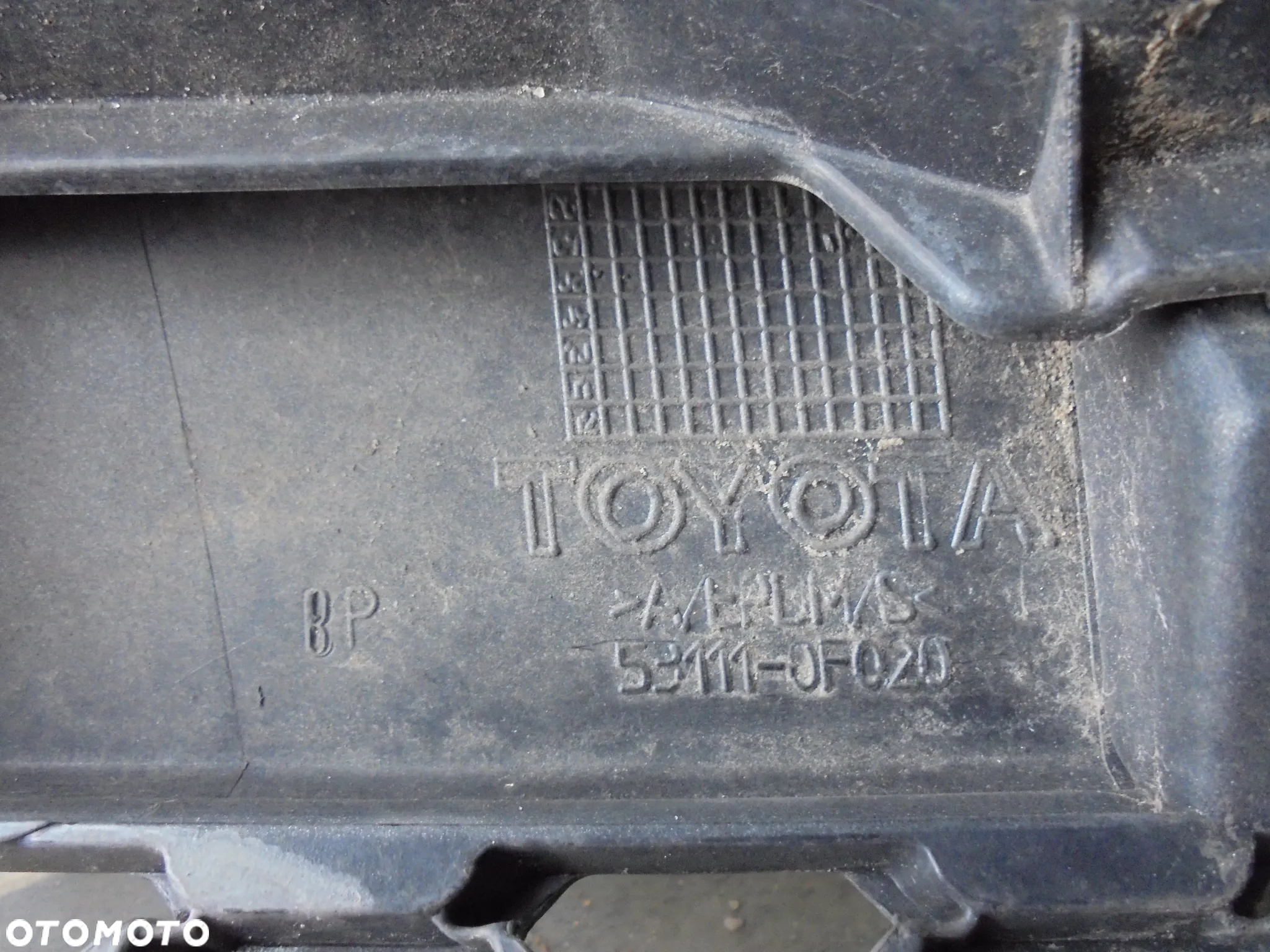 TOYOTA COROLLA VERSO II GRILL ATRAPA - 8