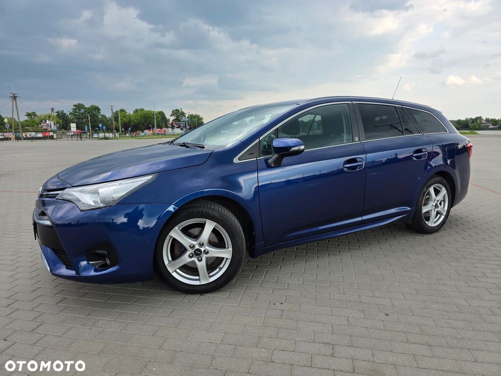 Toyota Avensis Touring Sports 1.8 Multidrive S Comfort - 17