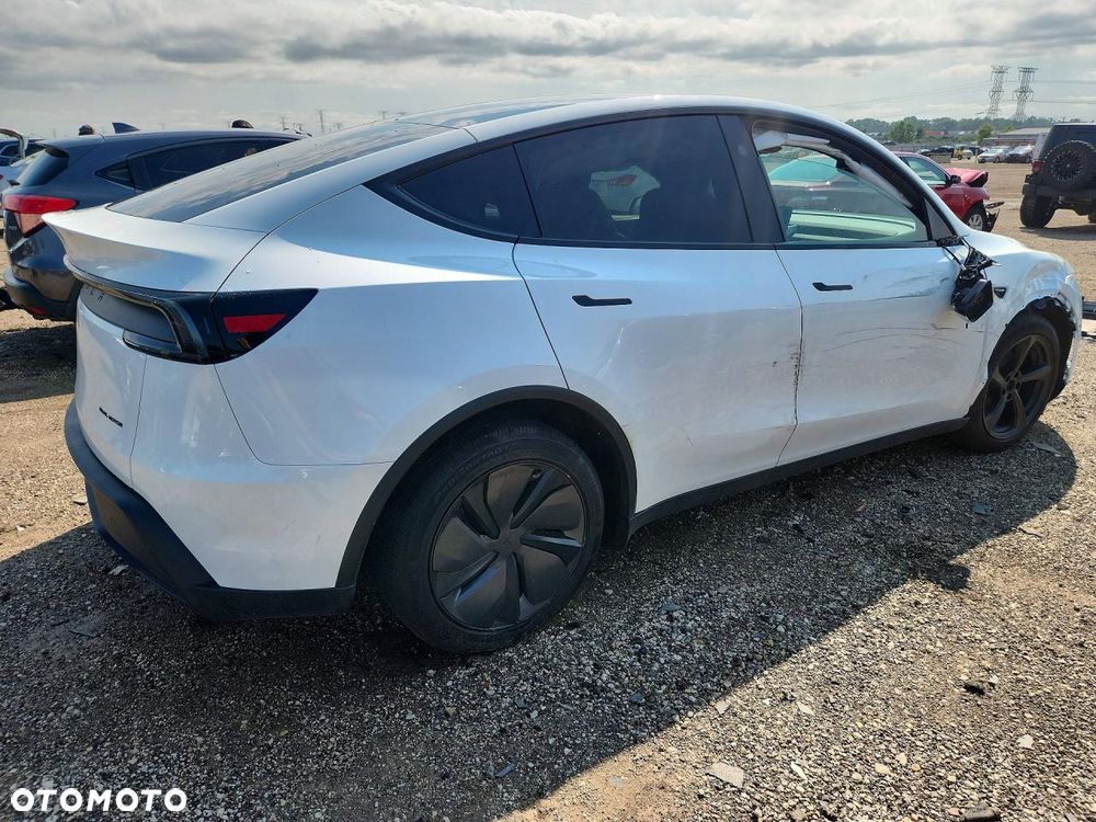 Tesla Model Y Premium Long Range Dual Motor AWD - 3