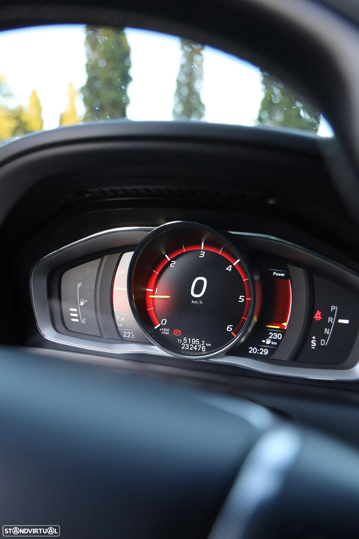 Volvo XC 60 2.0 D4 R-Design Geartronic - 50