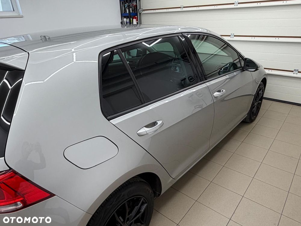 Volkswagen Golf - 8