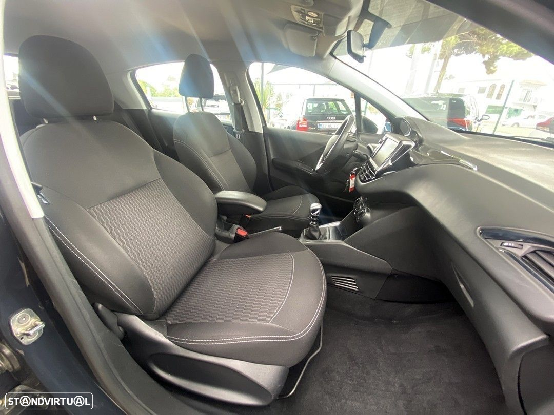 Peugeot 208 - 7