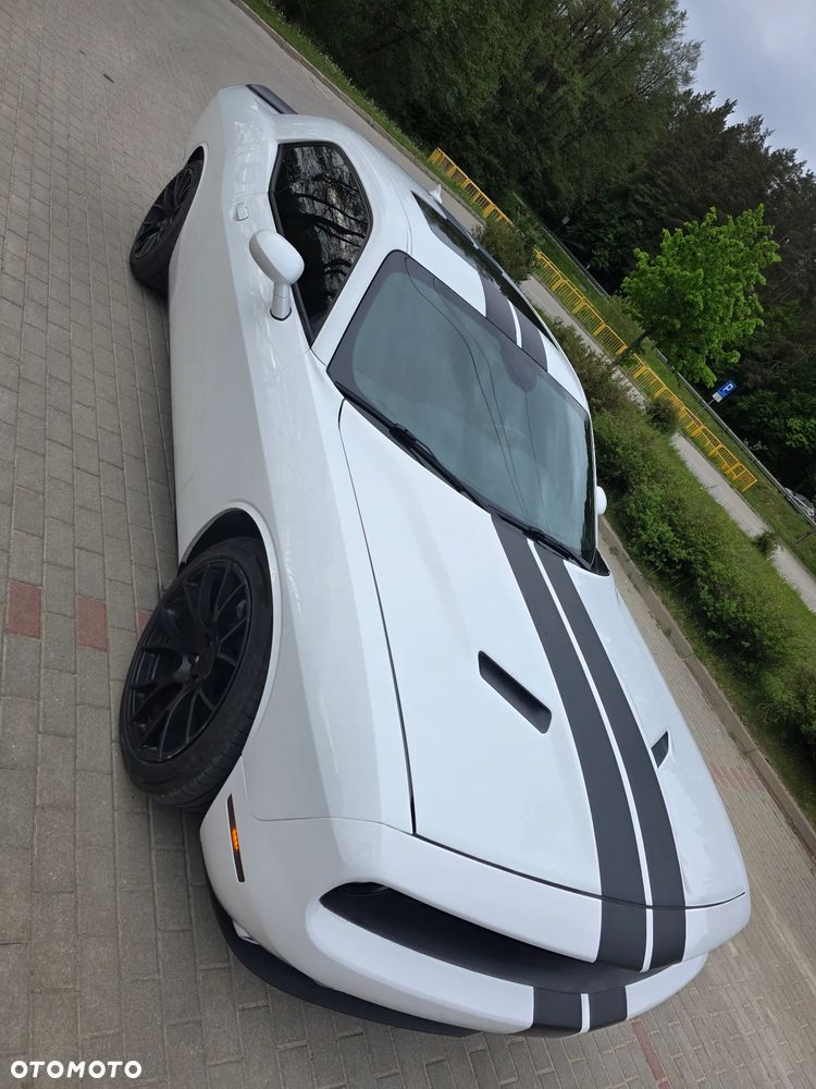 Dodge Challenger - 6
