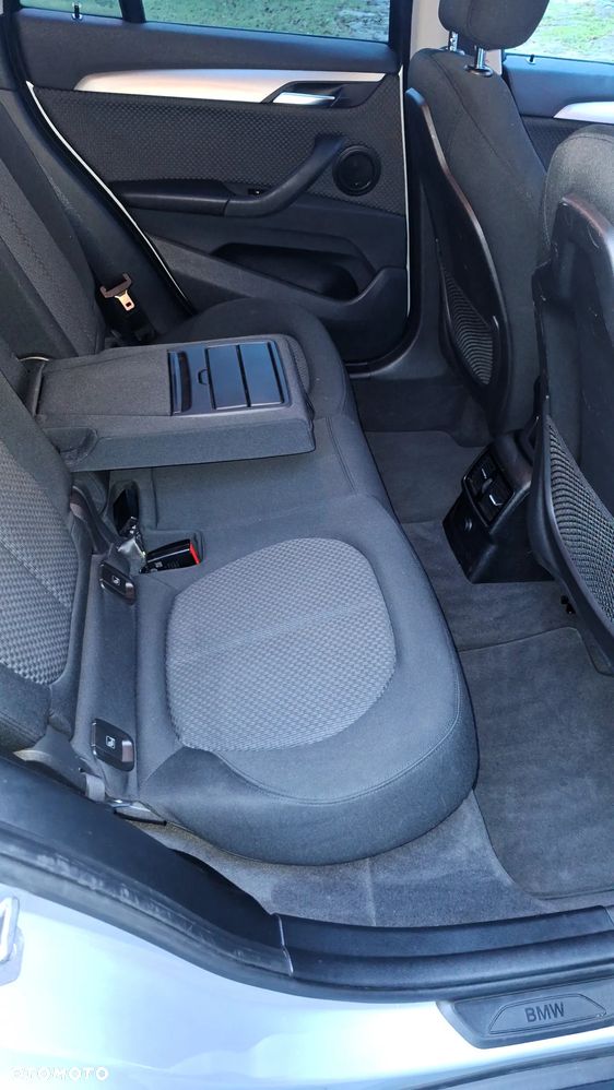 BMW X1 xDrive18d Business Edition - 9