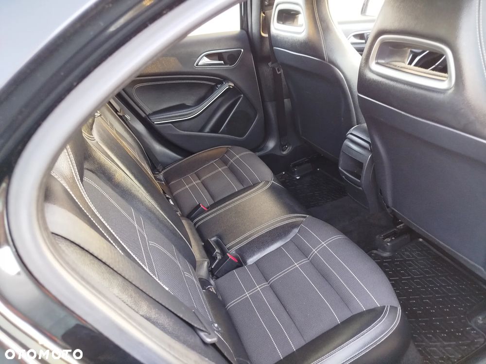 Mercedes-Benz Klasa A 180 (BlueEFFICIENCY) Urban - 14
