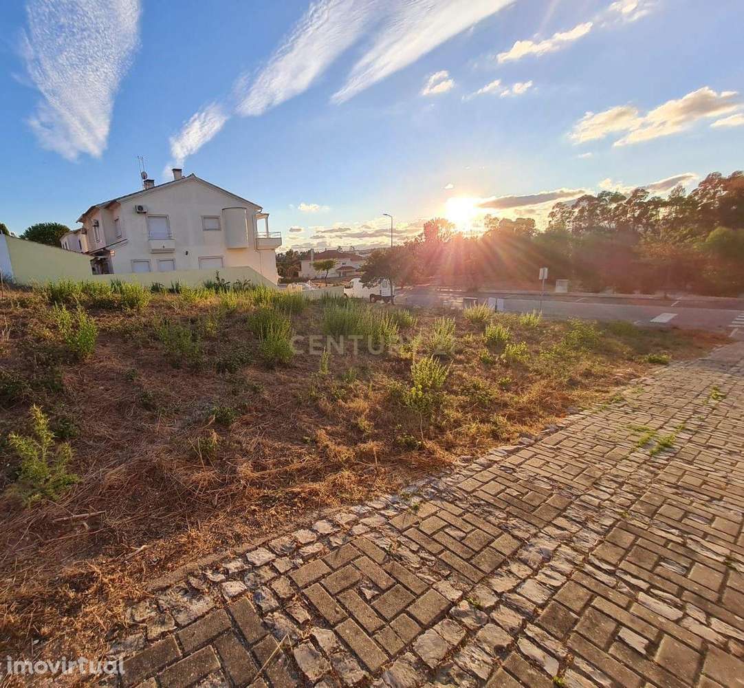 Lote de terreno para construção situado no Casal Vidigal, em Entroncam - Grande imagem: 2/4