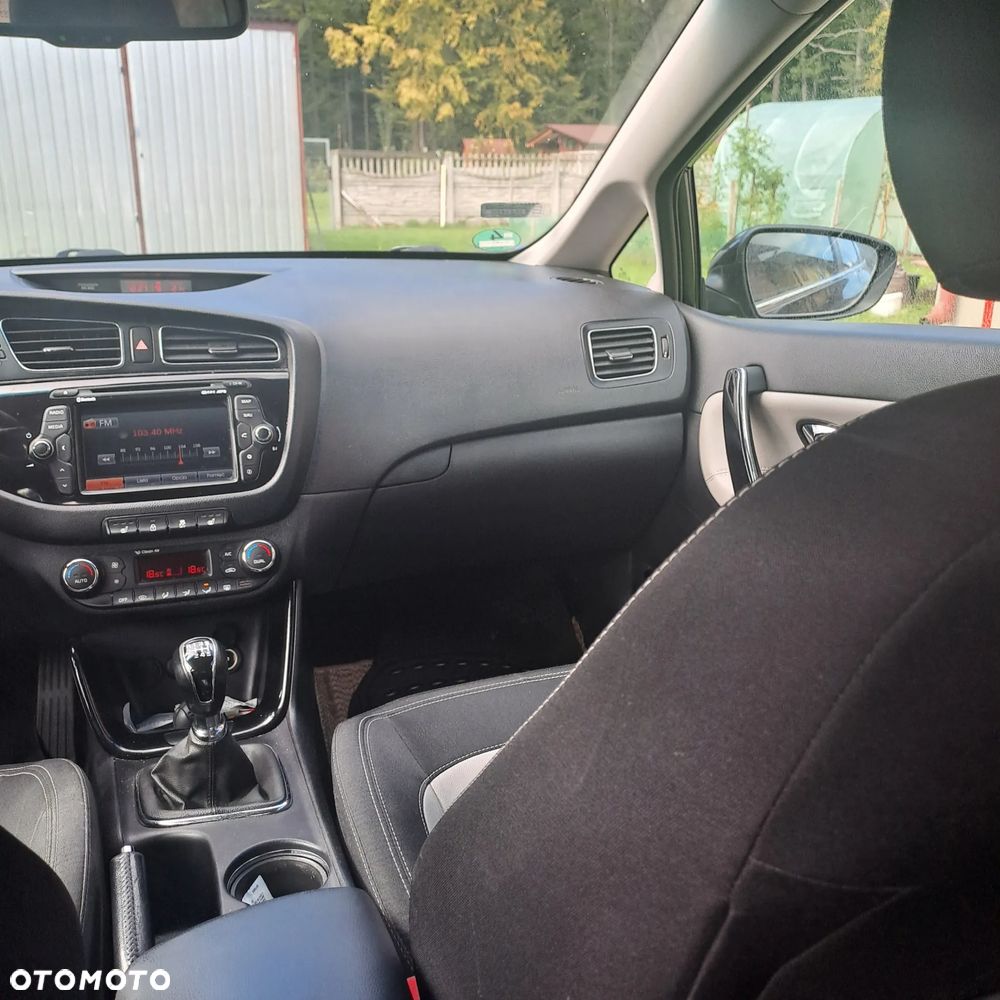 Kia Ceed 1.6 CRDi 128 Dream Team Edition - 8