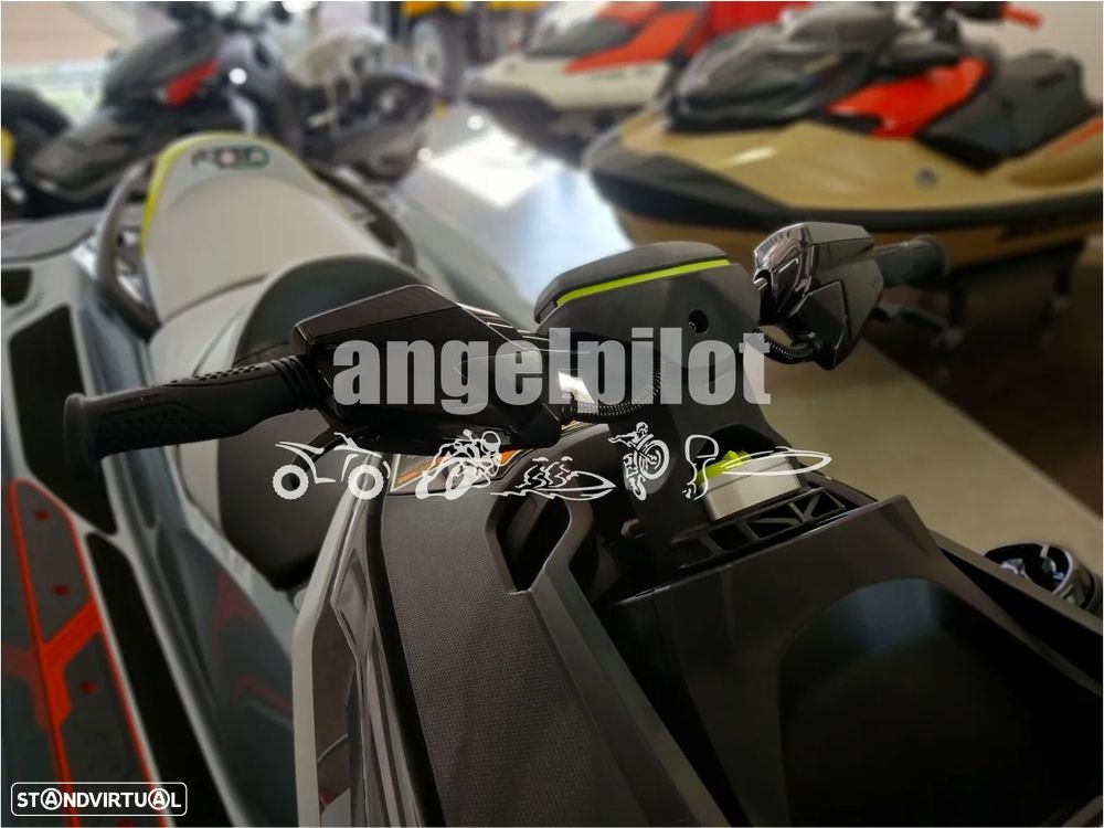 Sea-Doo Sea-Doo RXT-X RS 325 com colunas - 12