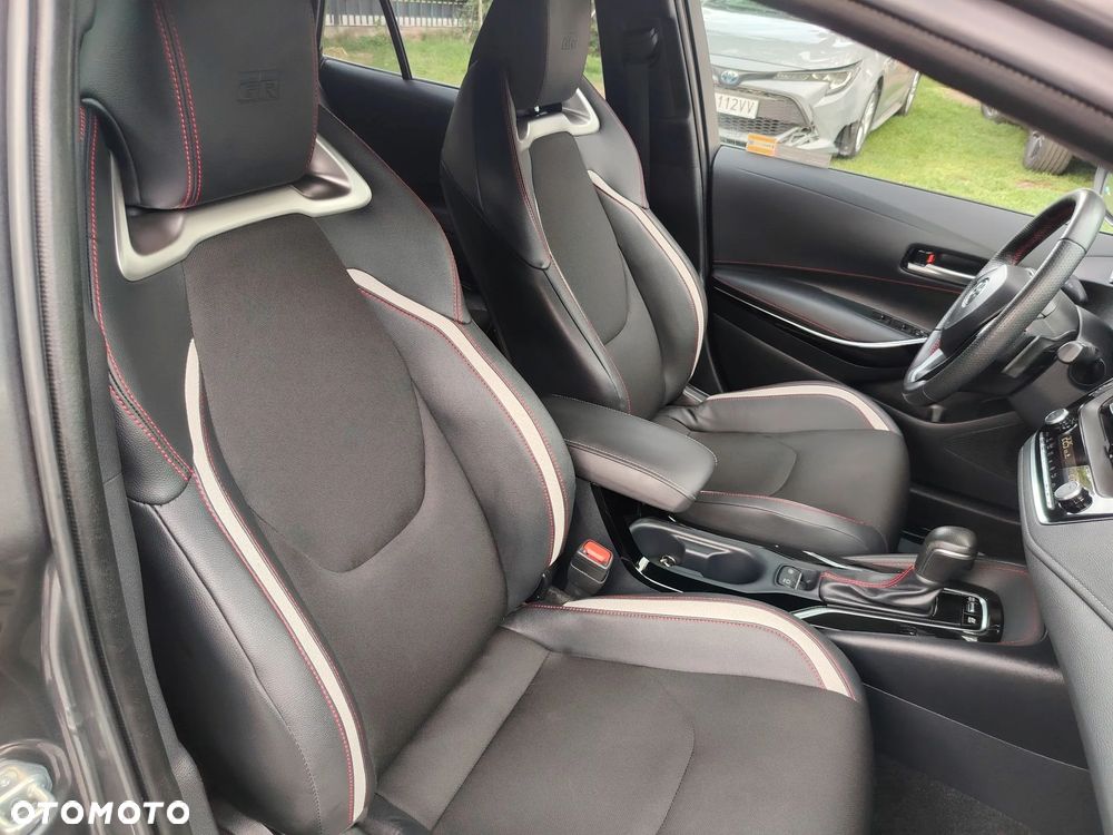 Toyota Corolla 2.0 Hybrid GR Sport Dynamic - 36