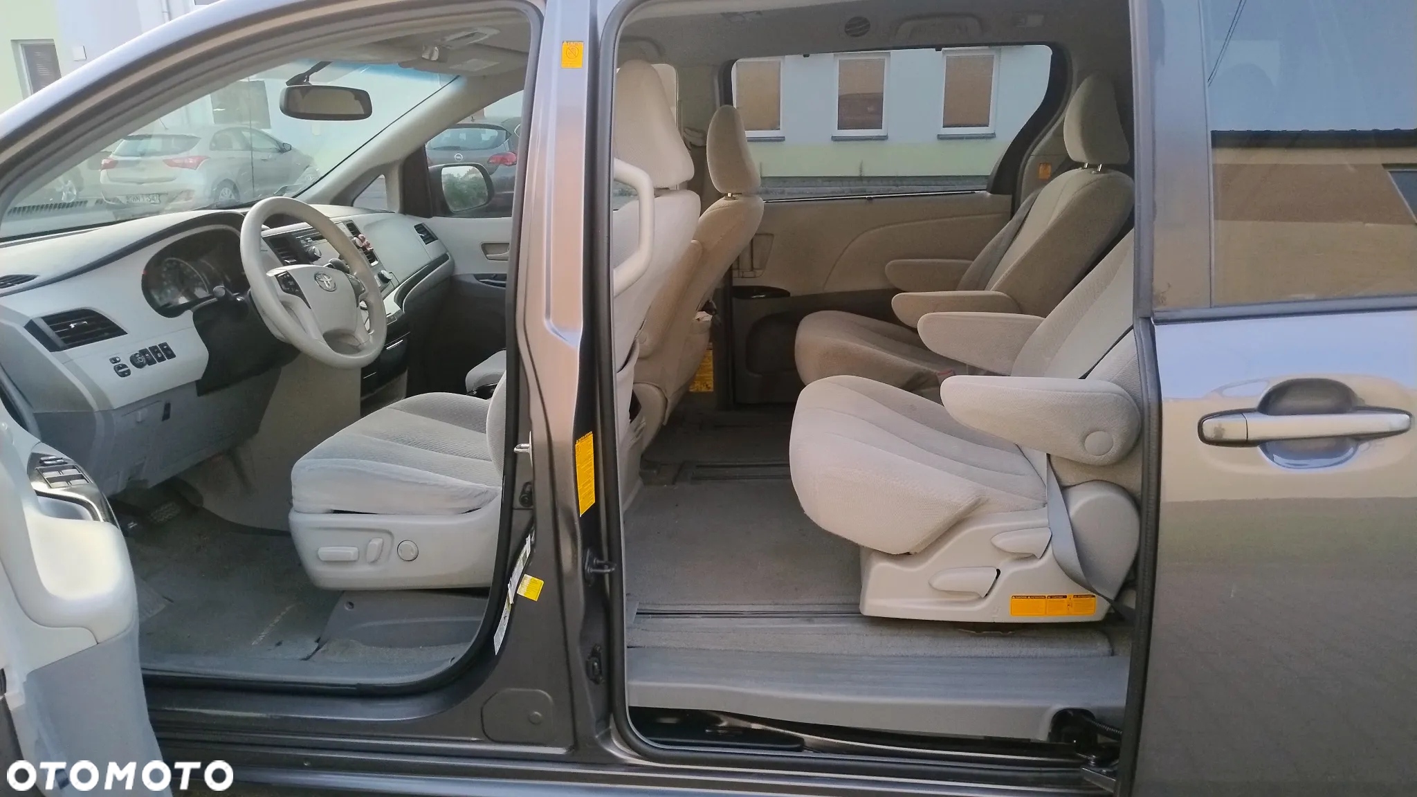 Toyota Sienna 3.5 V6 - 4