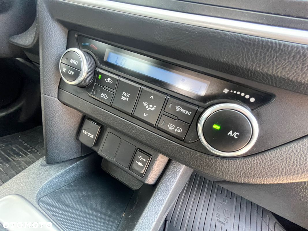 Toyota Auris 1.6 Premium + - 22
