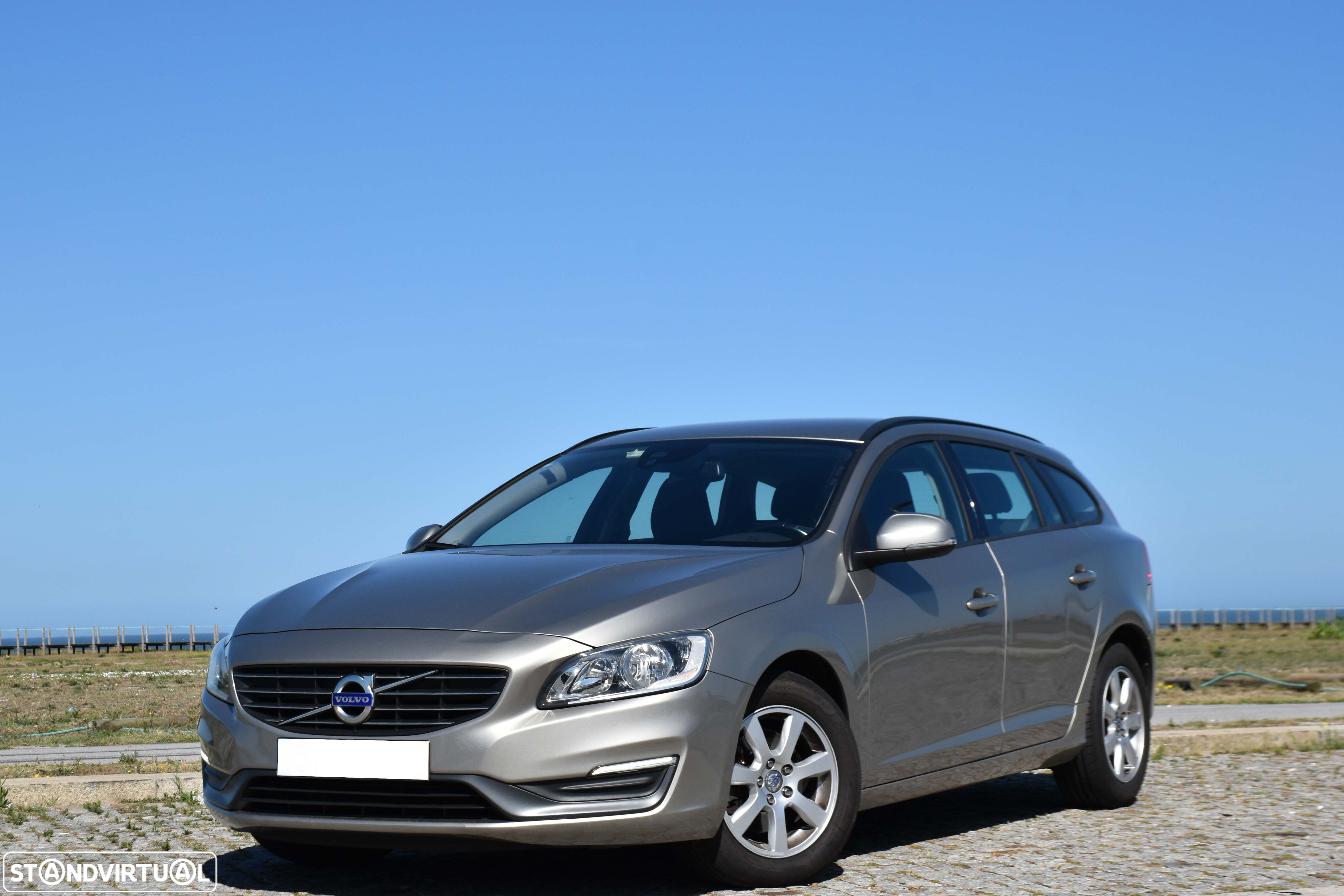 Volvo V60 1.6 D2 Drive Momentum Start/Stop - 4