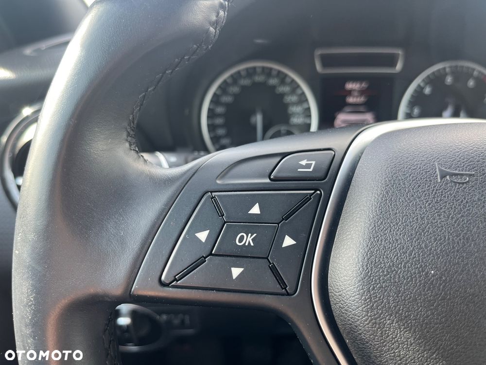 Mercedes-Benz Klasa A 180 (BlueEFFICIENCY) - 22