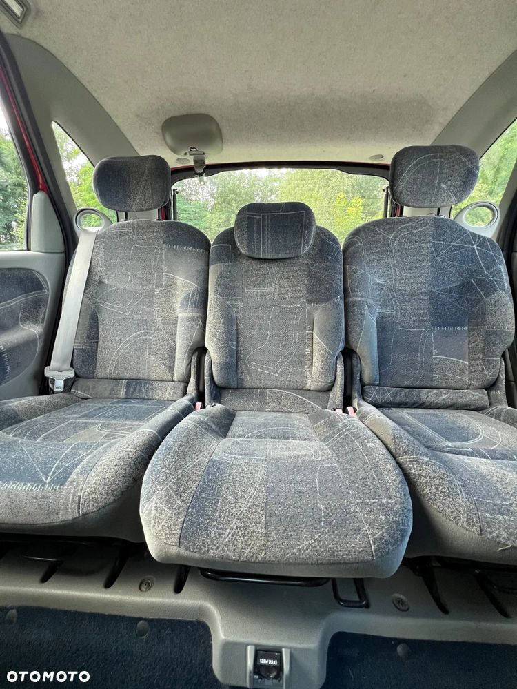 Renault Scenic 1.6 16V Family - 10