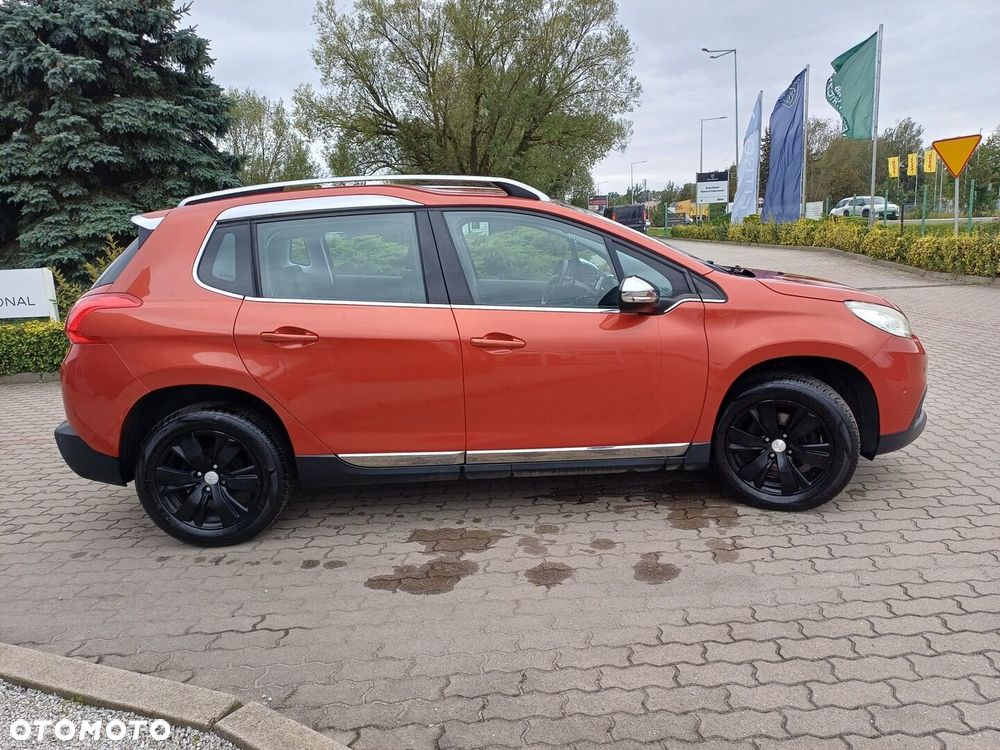 Peugeot 2008 1.2 Pure Tech Allure S&S - 8