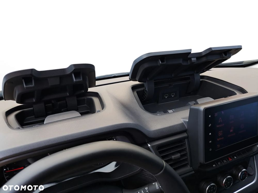 Renault Trafic 9 Miejsc - 21