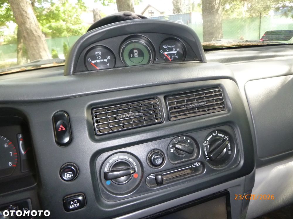 Mitsubishi Pajero - 15