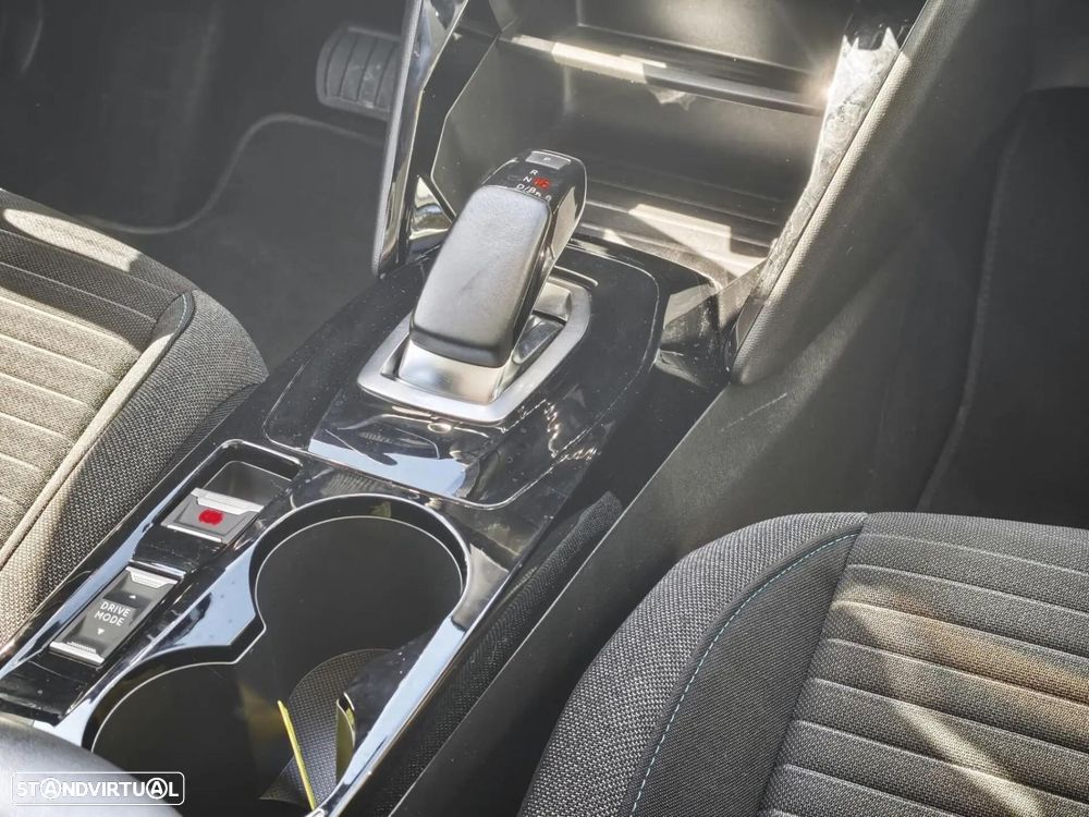 Peugeot e-2008 50 kWh SE Style - 19