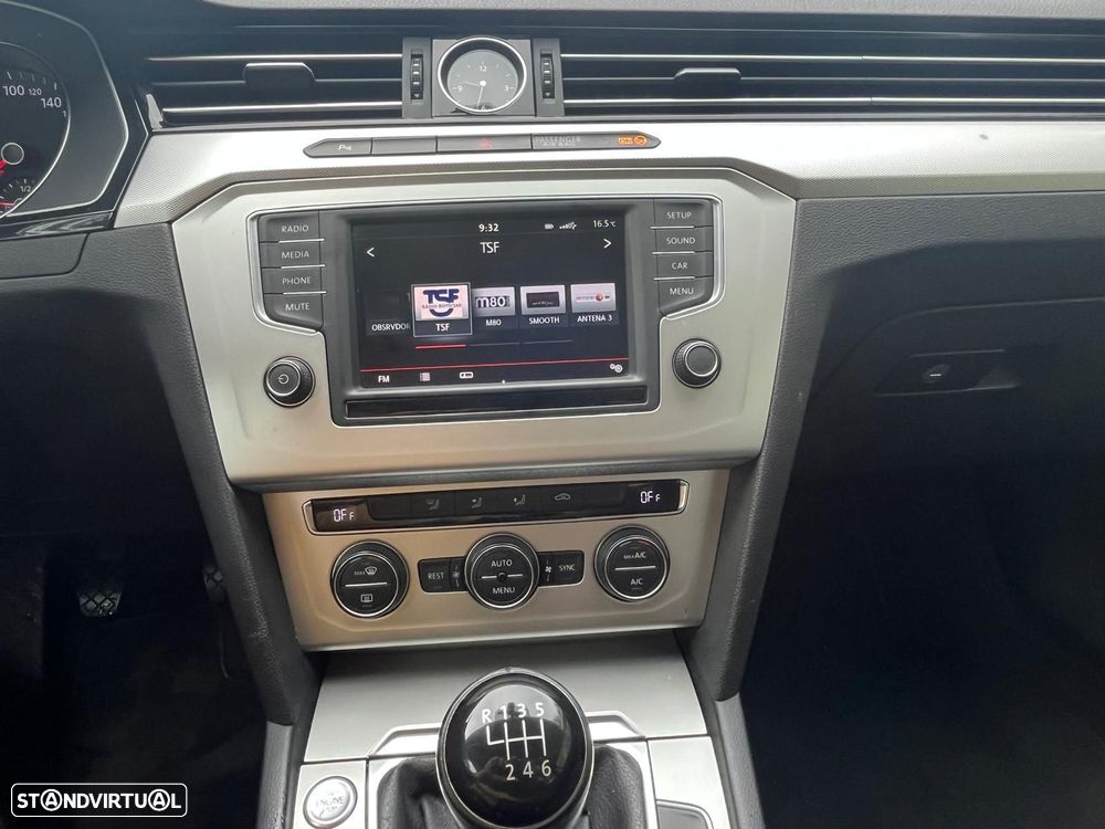 VW Passat Variant 2.0 TDi Confortline - 13